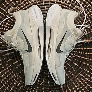 Nike Women's Spark Phantom Shoes, DJ6945-003, Size 9